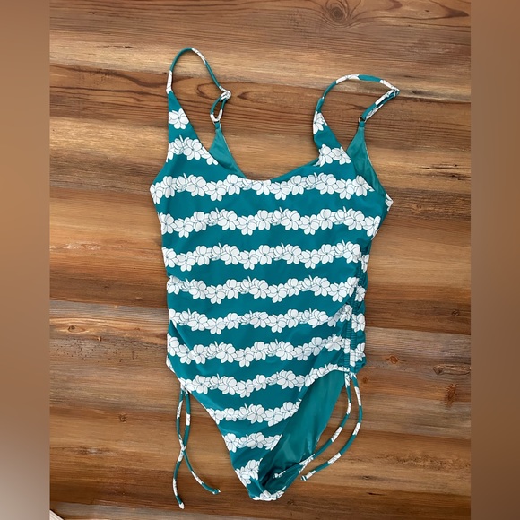 Other - Floral One Piece XL